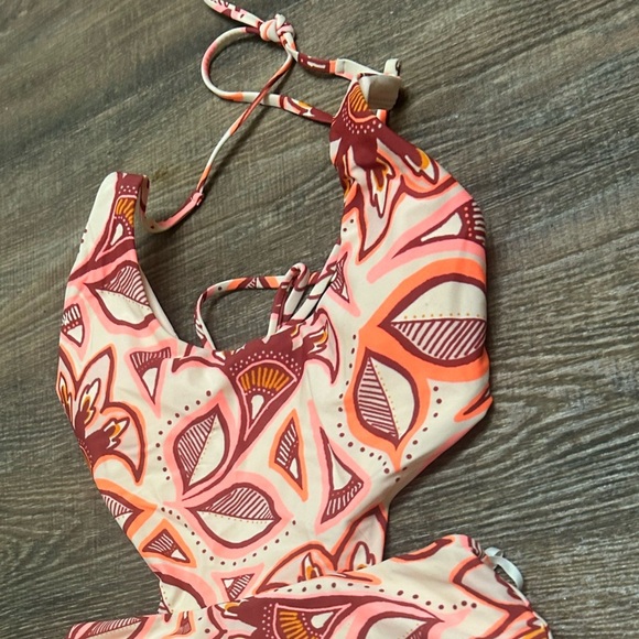 Aerie M NWOT (plastic liner still on-never even tried on) beautiful 1 piece - Picture 4 of 14